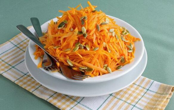 ensalada Otoño a base de semillas de calabaza ayuda contra la prostatitis